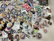 【現状】 アニメ グッズ まとめ売り 一騎当千 俺ガイル 艦これ その着せ替え人形は恋をする 他 缶バッジ アクキー ラバスト 他_画像4