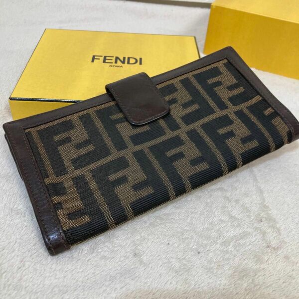 FENDI フェンディ 長財布 ズッカ 二つ折り