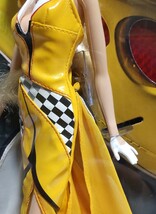 コルベット バービー 黄色のドレス 50周年Barbie CORVETTE_画像4