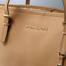 TH1771■マイケルコース MICHAEL KORS*レザートートバッグ*バイカラー*30H4GTVT1T*肩掛け 鞄*本革*チャーム*ブラウン×ブラック系_画像5