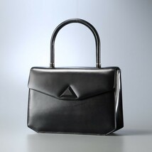 MG1535△ニナリッチ NINA RICCI*レザー*ワンハンドル*フォーマルバッグ*ハンドバッグ*手提げ*鞄*フラップバッグ*ブラック系_画像1