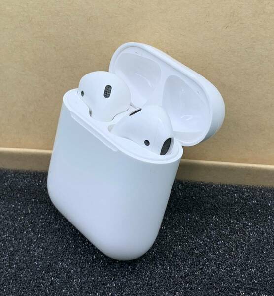 ★激安 AirPods 第2世代 with Charging Case MV7N2J/A Airpods 2nd ホワイト 中古 新古品 BP2229 5