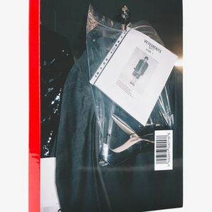 新品 IDEA Books 発刊 ヴェトモン 2冊目の写真集 VETEMENTS SUMMERCAMP 全480ページ サマーキャンプ 2017年春夏コレクション収録の画像1