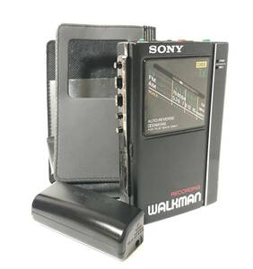 [美品][美音][整備品] SONY ウォークマン WM-F404 電池ボックス、専用ケース付き (カセットテープ 再生/録音、ラジオ AM/FM)