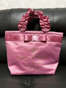 Maison de FLEUR ブランドロゴフリルハンドルトートSバッグ　ピンク トートバッグ ランチバッグ ハンドバッグ