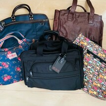 1円〜 高級ブランド バック かばん ポーチ ショルダーバック 2way トートバック まとめ売 30点 cartier ferragamo miu miu FULRA COACH etc_画像2