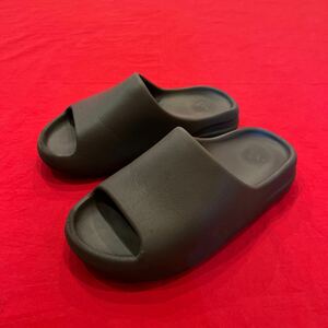 adidas　アディダス　YEEZY SLIDE　イージー スライド　27.5㎝　ONYX　オニキス　USED品　サンダル　シャワーサンダル　HQ6448 