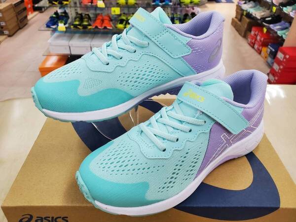 新品即決23.5cm★asicsアシックス LAZERBEAMレーザービーム 1154A169 ジュニア ランニング☆運動靴 ゴム紐マジック 子供靴 !2024年NEW★