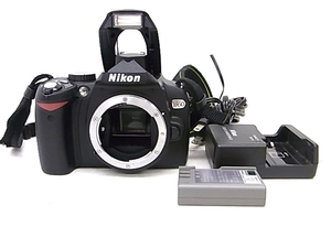 e11251　NIKON D60　ニコン　デジカメ　動作確認済　本体　バッテリー　充電器　SDカード8GB　セット