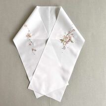 刺繍半衿　桜②　★ラインストーン　塩瀬★ポリエステル　洗える半衿　和装小物　手刺繍　ラメ　金糸　日本刺繍　フランス刺繍_画像4