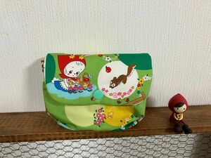 昭和レトロ　赤ずきんうさぎ　ミニポーチ　ハンドメイド 緑色