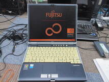 L24 Fujitsu FMV-LIFEBOOK FMV-830MG ＨＤＤレス　　ノートPC　_画像2