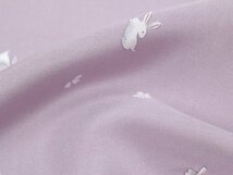 【反物】正絹長襦袢　ウサギと桜　淡い藤色　e-132_画像1