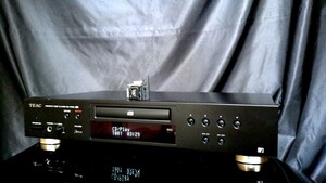 TEAC CD-P650【ブラック】ティアック 高音質CDプレーヤー♪除菌クリーニング品♪メンテナンス他