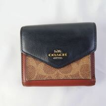 s747 コーチ 三つ折り財布 シグネチャー PVC レザー ミニウォレット COACH_画像2