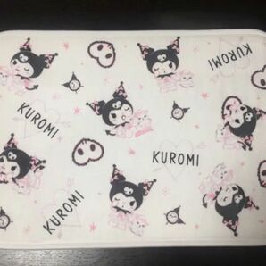 【新品】クロミ　フロアマット　雑貨　滑り止め付き　寝室　サンリオ　ペット　kuromi 35×50cm