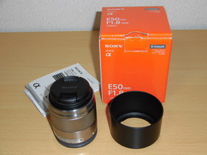 1回だけ使用の超美品 SONY ソニー E 50mm F1.8 OSS SEL50F18 単焦点レンズ(シルバー)保証納品書付き 