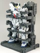 MG 1/100 ガンダムMk-Ⅱ Ver.2.0改造 バナージ機＋MSケージ 完成品（Mk-2/Mk2/MkⅡ/マーク2/マークⅡ）_画像6