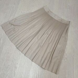 美品 バーバリー ベージュ 日本製 プリーツスカート BURBERRY 膝丈スカート サイズ40 上品 万能の画像4