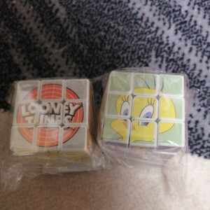  Cube puzzle tui- tea Rubik's Cube Looneytunes 2 piece set 