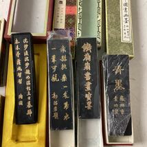 o324 古墨 墨 中国墨 まとめ売り 19点セット 書道具 書画墨 中国書道 金官双鳳 古梅園製 中国微墨 写経墨 未使用〜中古_画像4