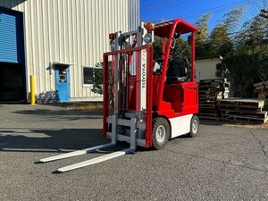 forklift Toyota 3FB7 202007 免許不要　700キロ　2.5ｍ　高Year　低稼働　状態良好