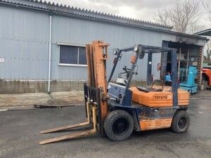 forklift Toyota 5FGL25 11,900h