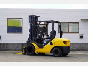 forklift Komatsu FD30C-17 2010 7,454h ディーゼルvehicle　積載3.0ｔ　ヒンジ　3-stageフルフリ―