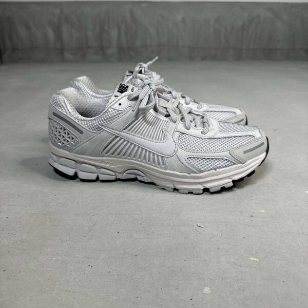 NIKE ZOOM VOMERO 5 ボメロ5 ボメロ ズームボメロ グレー スニーカー シューズ 白 ナイキ BV1358-001 BV1358 001 グレー 灰色 BOMERO