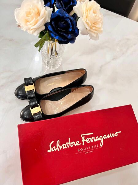 Ferragamo パンプス