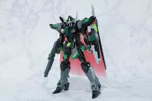 組立済ガンプラ「1/144 HGブラックナイトスコードルドラ」完成品　(「機動戦士ガンダムSEED DESTINY」より) 現在入手困難品