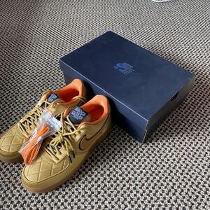 NIKE AIR FORCE 1 '07 PRM 27cm ナイキ エアー フォース1新品未使用品 ゴールド 箱付き 超美品 オレンジ色 変え紐付き スニーカー希少品