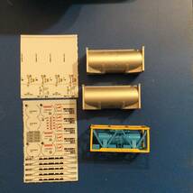 ★ タンクコンテナ各種【17】デカール＋塗装済コンテナ3個(難あり品) 1円スタート_画像3