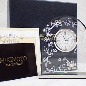 UH1579《1円》《電池交換済》《美品》ミキモト MIKIMOTO クオーツクロック 置き時計 アーチ形 箱・保証書付の画像1