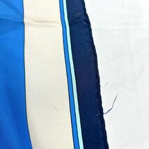 ピエールカルダン 白　青　水色　大判スカーフ シルクスカーフ 絹　正方形 幾何学模様 芸術 アートブルー系 60309AM_画像8