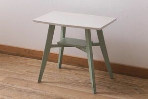 R-042941　ペイント家具　レトロ家具　ナチュラルな色合いが魅力のサイドテーブル(カフェテーブル、飾り台)(R-042941)