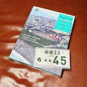 送料無料 サザンオールスターズ 写真集 茅ヶ崎ライブ 2023 完全生産限定盤 特典 先着特典マンヅラ2023ナンバープレート風マグネット 非売品