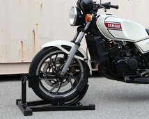 独自開発!! 前輪に食いつく ホイールクランプ パッドプラス バイクスタンド (ブラック) 細いタイヤ～太いタイヤ 対応 TD7021A 2-1-2_画像3