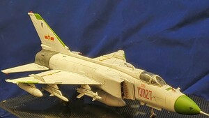 完成品トランペッター　1/48　J8B　　フィンバック　中国空軍