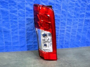 K105　NV350　キャラバン　E26　後期　左テール　LED　D209　26555-5YE0A　美品