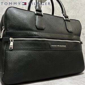 美品●TOMMY HILFIGER トミーヒルフィガー ビジネスバッグ ブリーフケース ボストン レザー 2室 A4可 大容量 ブラック 通勤 出張 メンズ