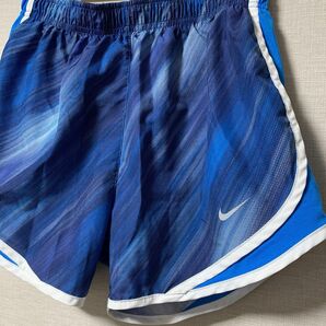 新品　未使用　NIKE ショートパンツ　ランニングパンツ　トレーニングパンツ