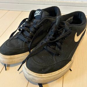 NIKE スニーカー