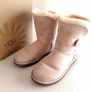 UGG アグ ムートンブーツ 22cm ミドル ベイリーボタン ピンク