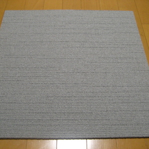 日本製タイルカーペット＜床暖房対応＞（３０枚）厚み約7.5mm（１４２３）在庫２０００枚・裏面不織布・１枚２００円～の画像1