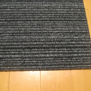 日本製タイルカーペット（１４枚）厚み約6.5mm＜５０１４＞・訳あり品・１枚１４０円～の画像2