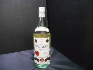 ZF02 【未開栓】　古酒　BACARDI　バカルディ　ラム酒　1Lボトル