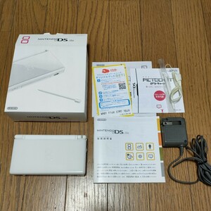 【美品】ニンテンドーDS Lite 本体 クリスタルホワイト タッチペン アダプター箱説明書付付き Nintendo NDS 任天堂 USG-001