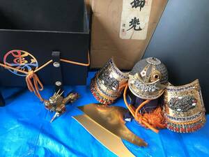 Art hand Auction सत्सुकी गुड़िया हेलमेट भंडारण बॉक्स सजावट किंसाकु नंबर 25, मौसम, वार्षिक कार्यक्रम, बाल दिवस, हेलमेट