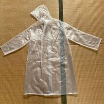 光沢 子供用 レインコート 大人も着用可能 金属ボタン ツルツル ビニール 雨合羽 昭和 レトロ カッパ 雨具 雨衣 入手困難 レインウェア_画像2